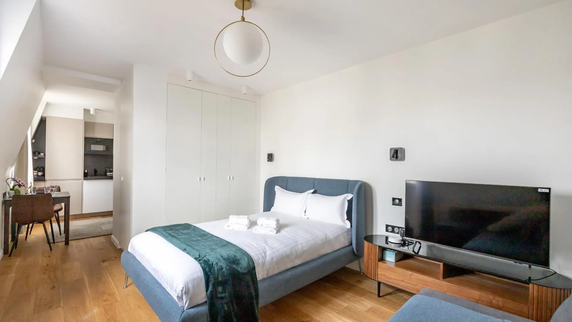 Apartment Ferienwohnung Luxurious Flat In The Center Paris
