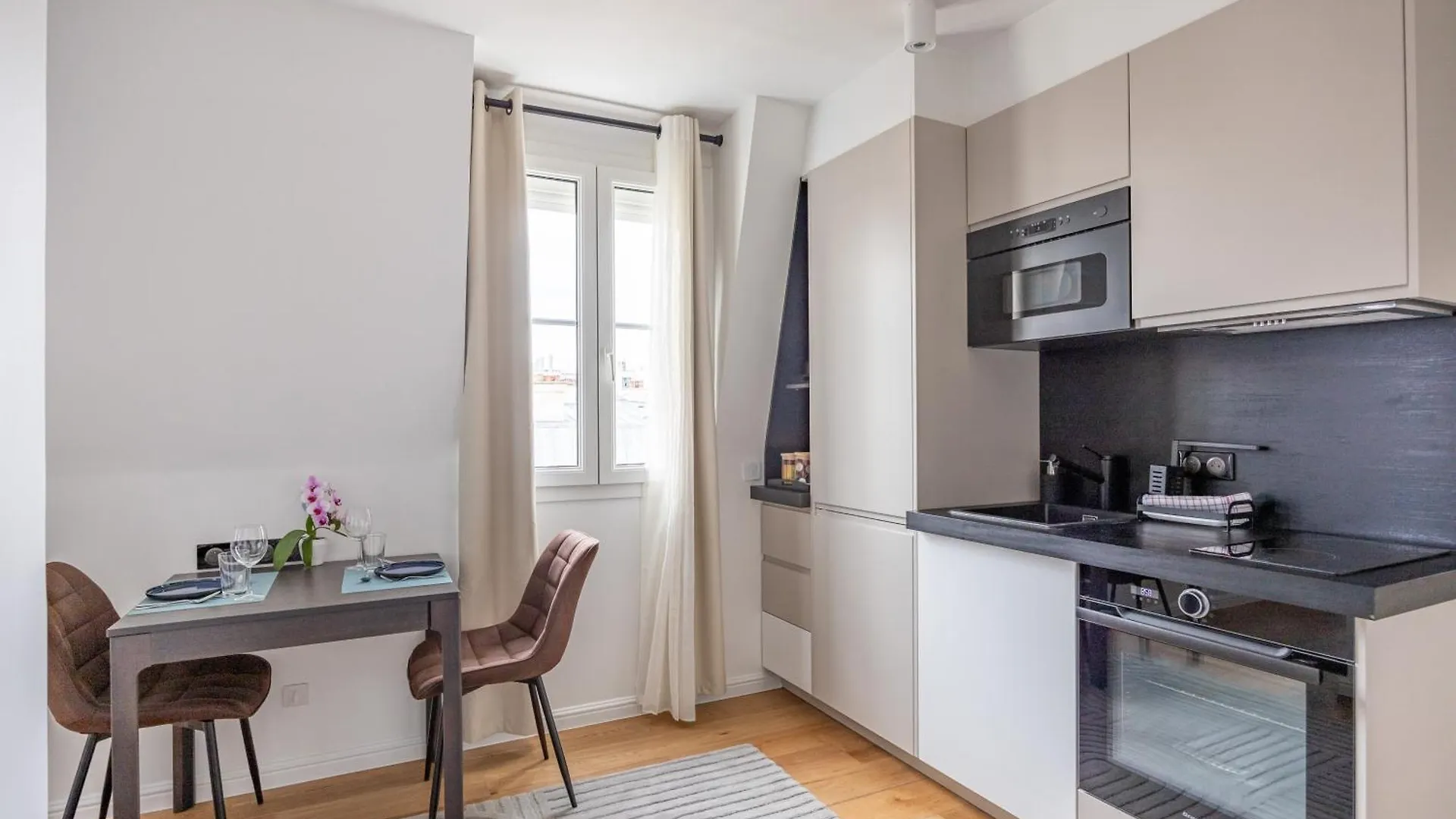 Ferienwohnung Luxurious Flat In The Center Paris